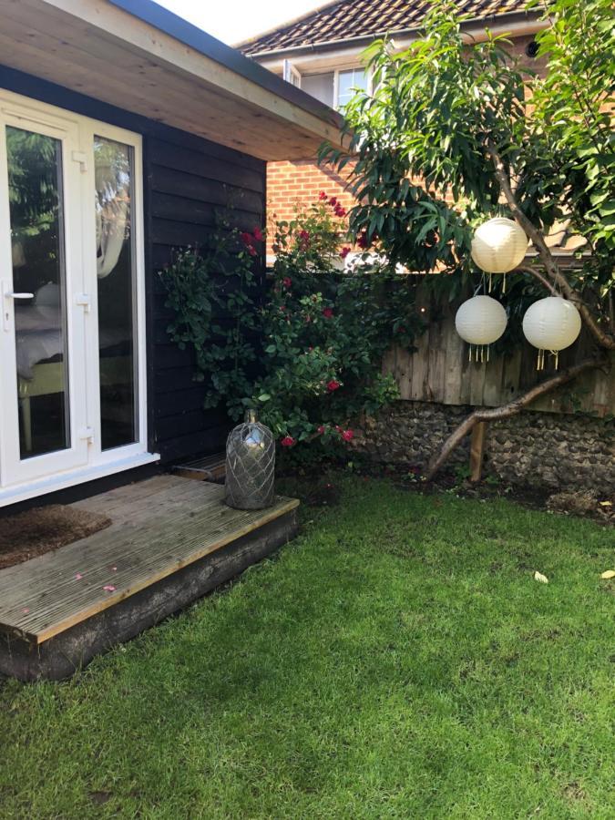 Pretty Self-contained Garden *