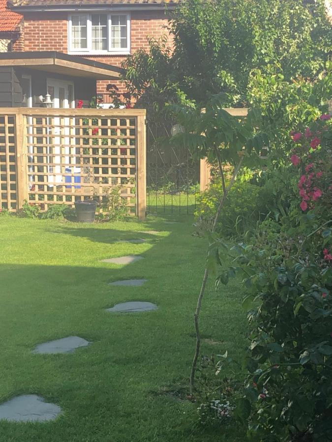 Holiday home Pretty Self-contained Garden *